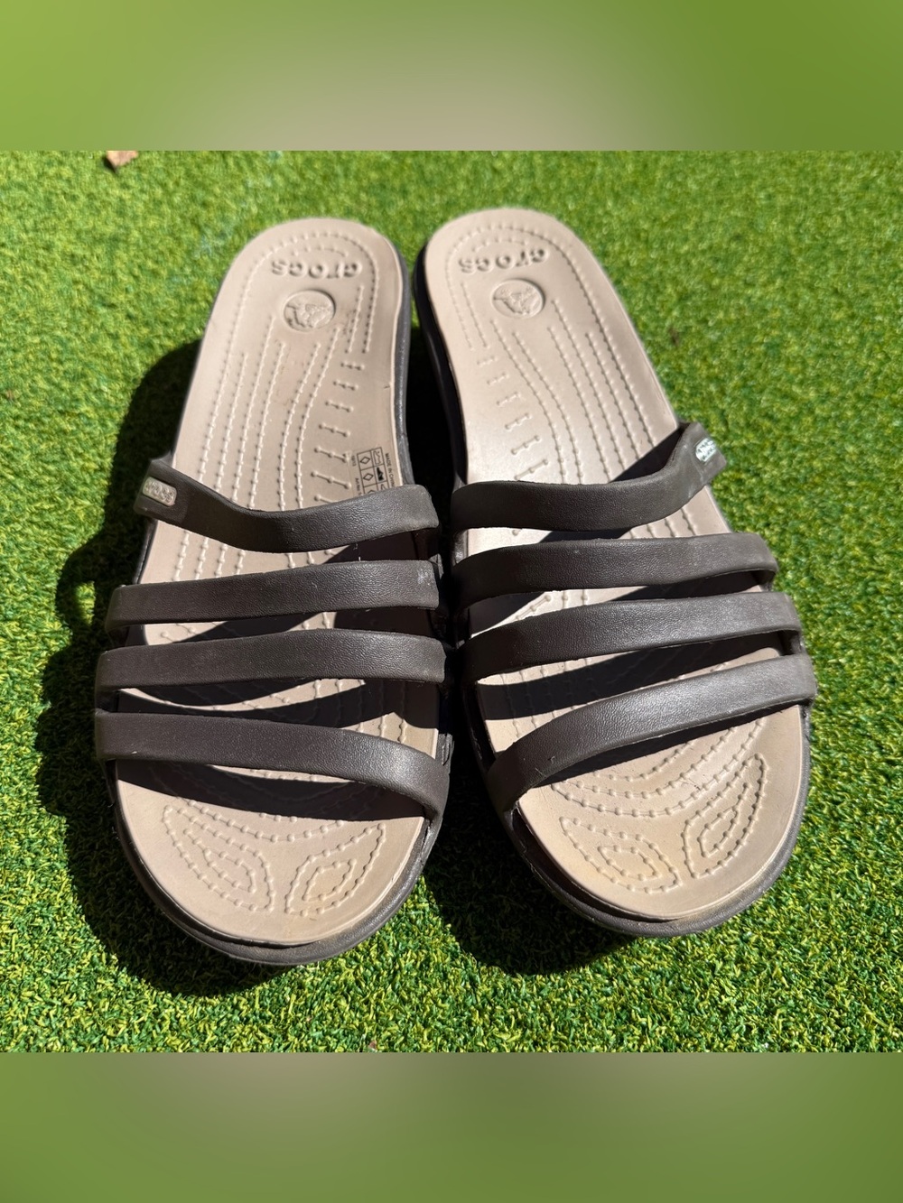 Crocs Rhonda Wedge Sandals Women’s Size 8 Black Strappy Slip On 14706
